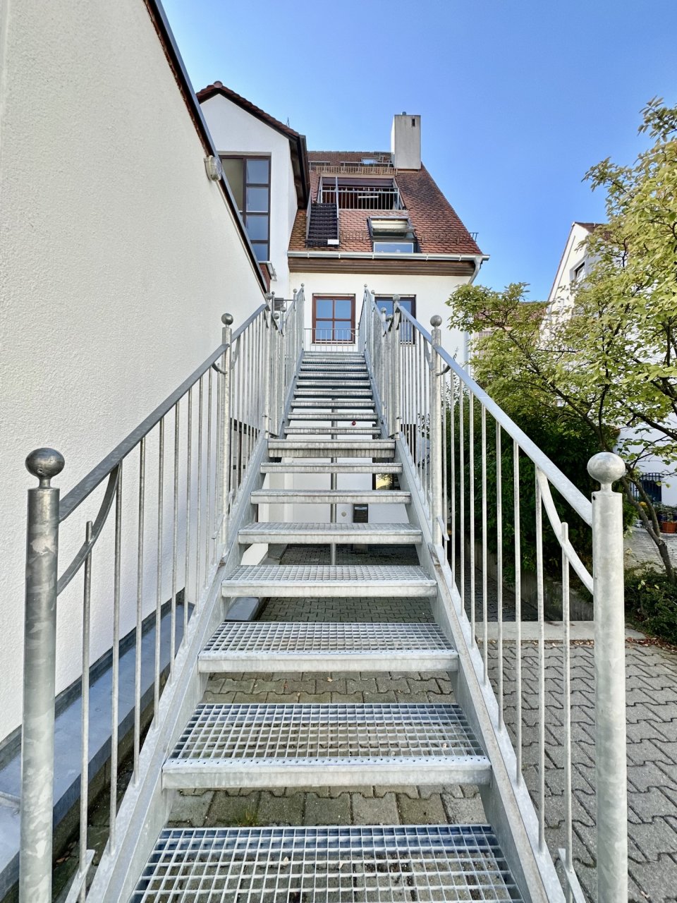 Zugang zur Wohnung über Außentreppe 