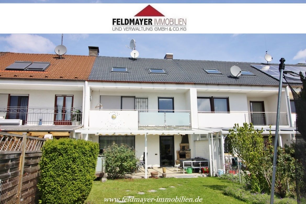 Augsburg: Verkauft! Großzügiges, gepflegtes RMH mit ausgebautem DG & Garage - hochwertige Ausstattung! 