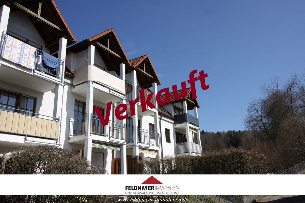 Langenneufnach: Top gepflegte 3 ZKB mit EBK und Balkon in ruhiger Lage! 