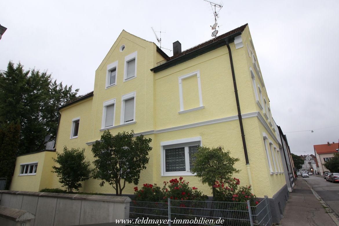 Augsburg: Verkauft! Gepflegtes Mehrfamilienhaus mit zusätzl. Gewerbeflächen - Lechhausen 