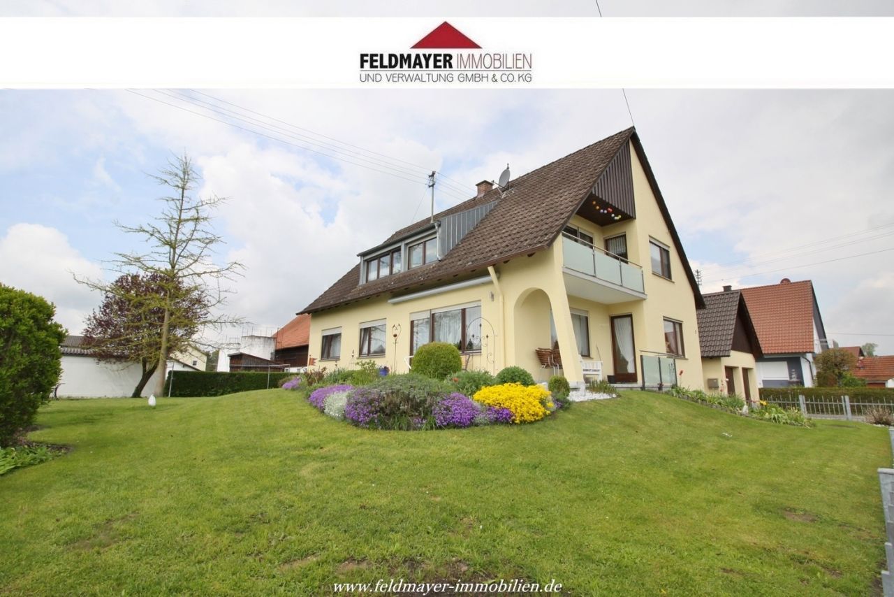 Gebenhofen: Verkauft! Gepflegtes Zweifamilienhaus mit großem Gartengrundstück und Doppelgarage - zur Kapitalanlage und Eigenbezug! 