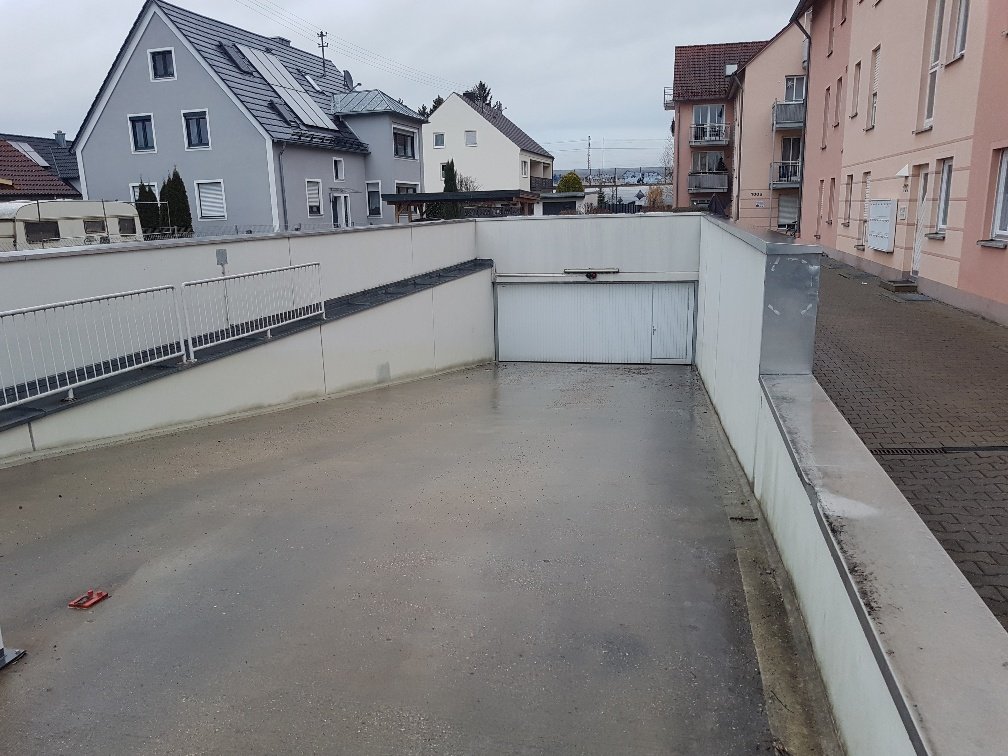Augsburg: Tiefgaragenstellplatz renoviert - Duplexparker oben 