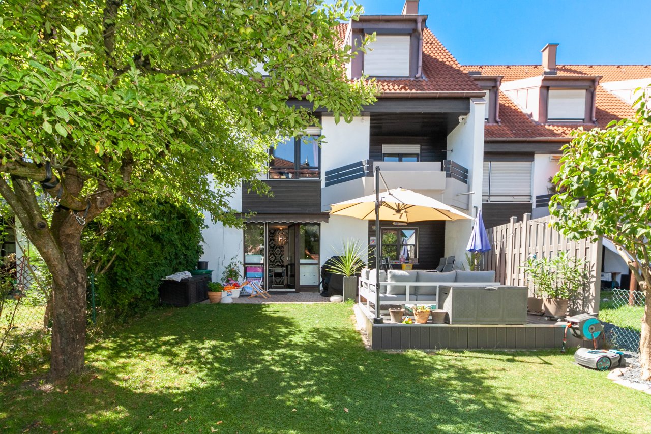 Augsburg: Wohnen in der Uhlandwiese! 3,5 ZKB Maisonette-Gartenwohnung mit Haus-Charakter inkl. Garage - beste Wohnlage 