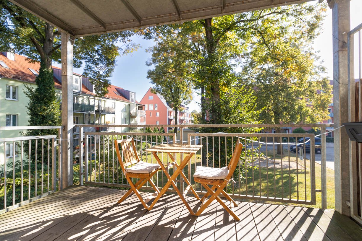 Augsburg: Helle, sanierte 2 ZKB in zentrumsnaher Lage mit großem Balkon! 