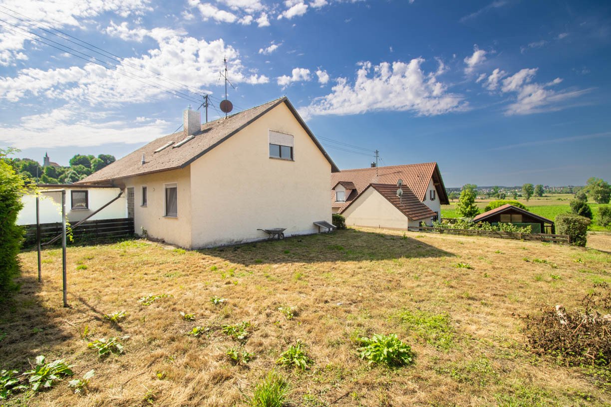 Haldenwang: RESERVIERT!  Anwesen für die Familie auf großzügigem sonnigen Grundstück 