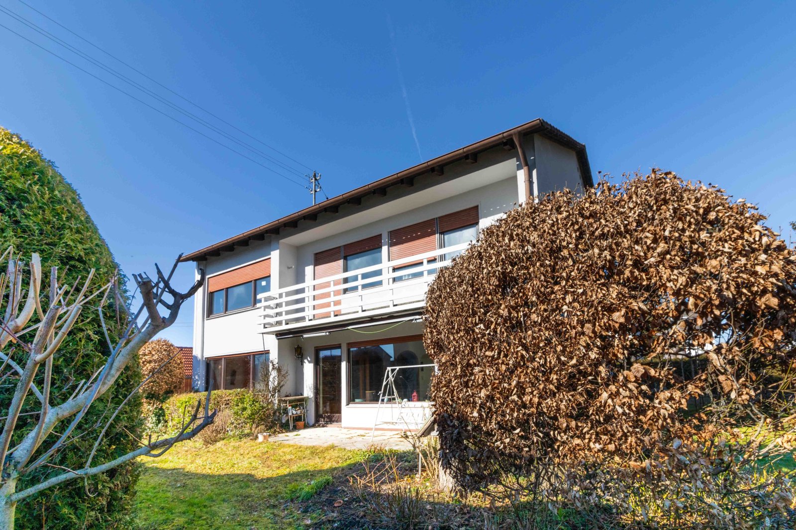 Kissing: Gelegenheit! Einfamilienhaus mit 7 Zimmern und Doppelgarage in ruhiger Lage 