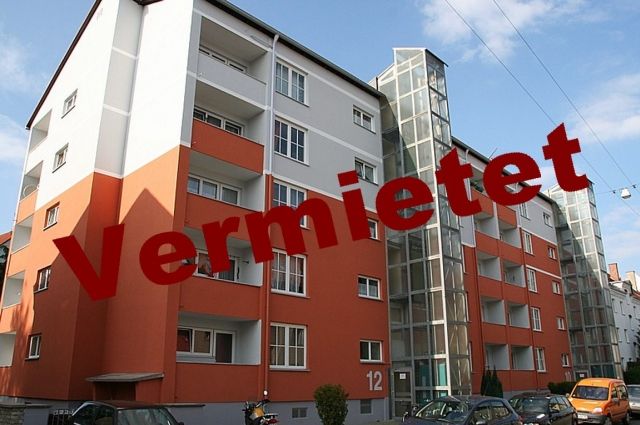 Augsburg: WG-Immobilien GmbH* Komplett modernisiert, neuer Laminat, Loggia, Glaslift 