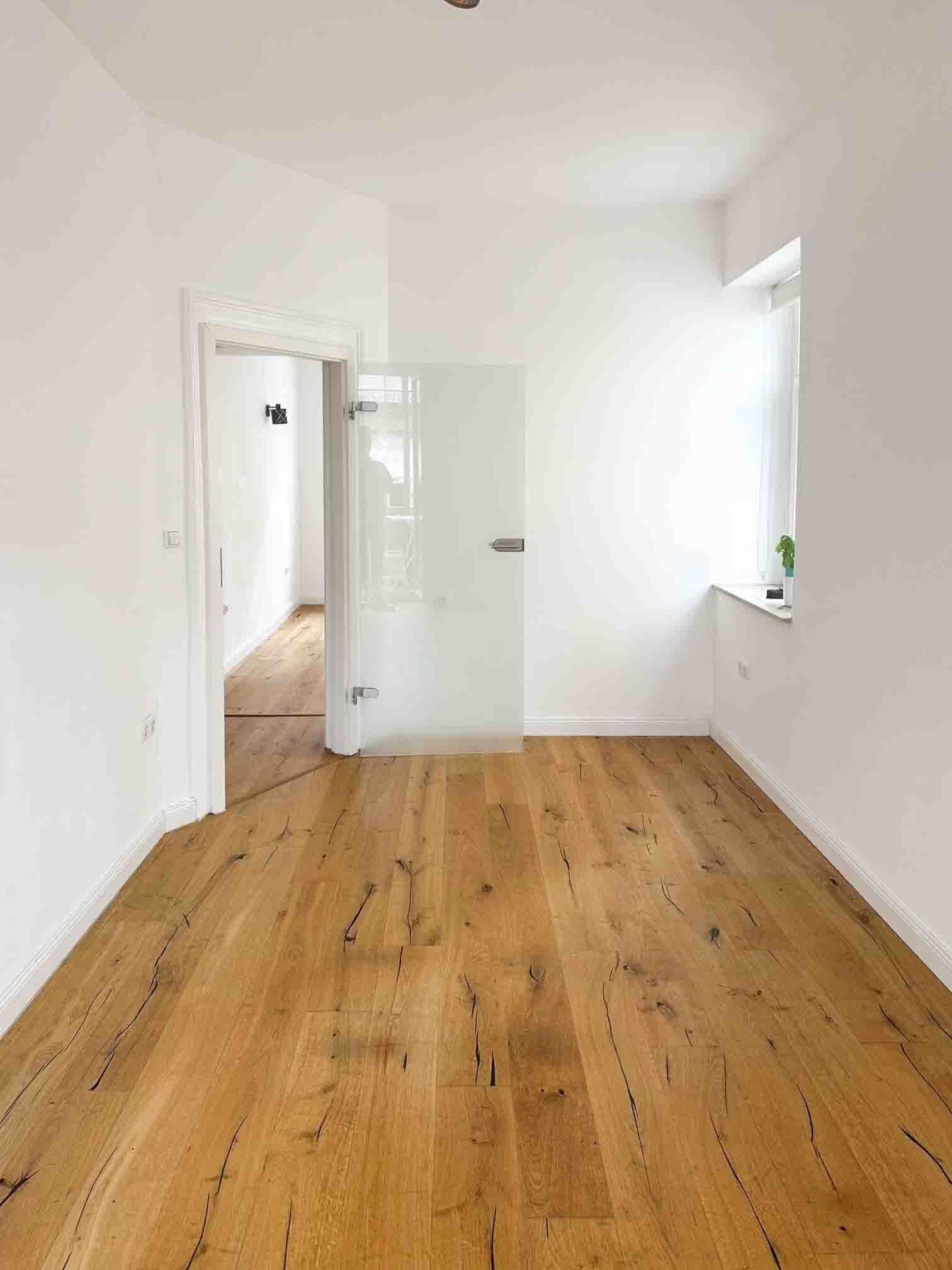 Augsburg: Moderne Altbauwohnung - 3 ZKB mit Balkon, Tageslichtbad, Stellplatz und EBK Augsburg: Moderne Altbauwohnung - 3 ZKB mit Balkon, Tageslichtbad, Stellplatz und EBK