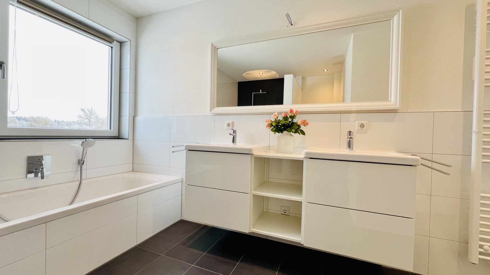 Teilmöbliertes Haus Neubau 2024, 5 Zimmer, EBK nahe Augsburg, Neusäß, Gersthofen