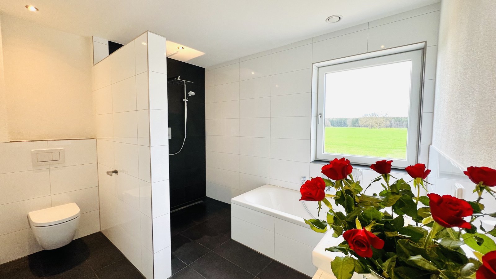 Teilmöbliertes Haus Neubau 2024, 5 Zimmer, EBK nahe Augsburg, Neusäß, Gersthofen