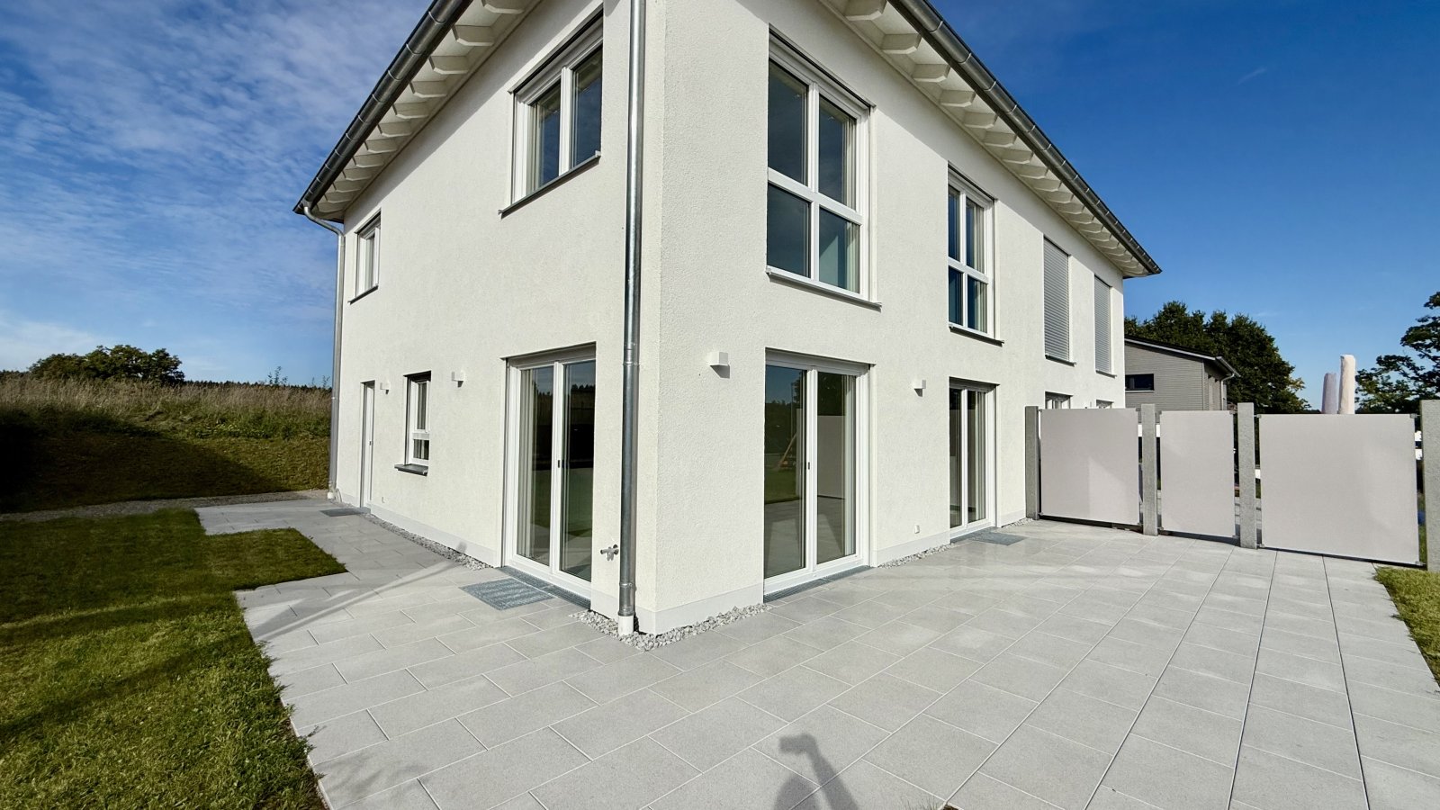 Teilmöbliertes Haus Neubau 2024, 5 Zimmer, EBK nahe Augsburg, Neusäß, Gersthofen