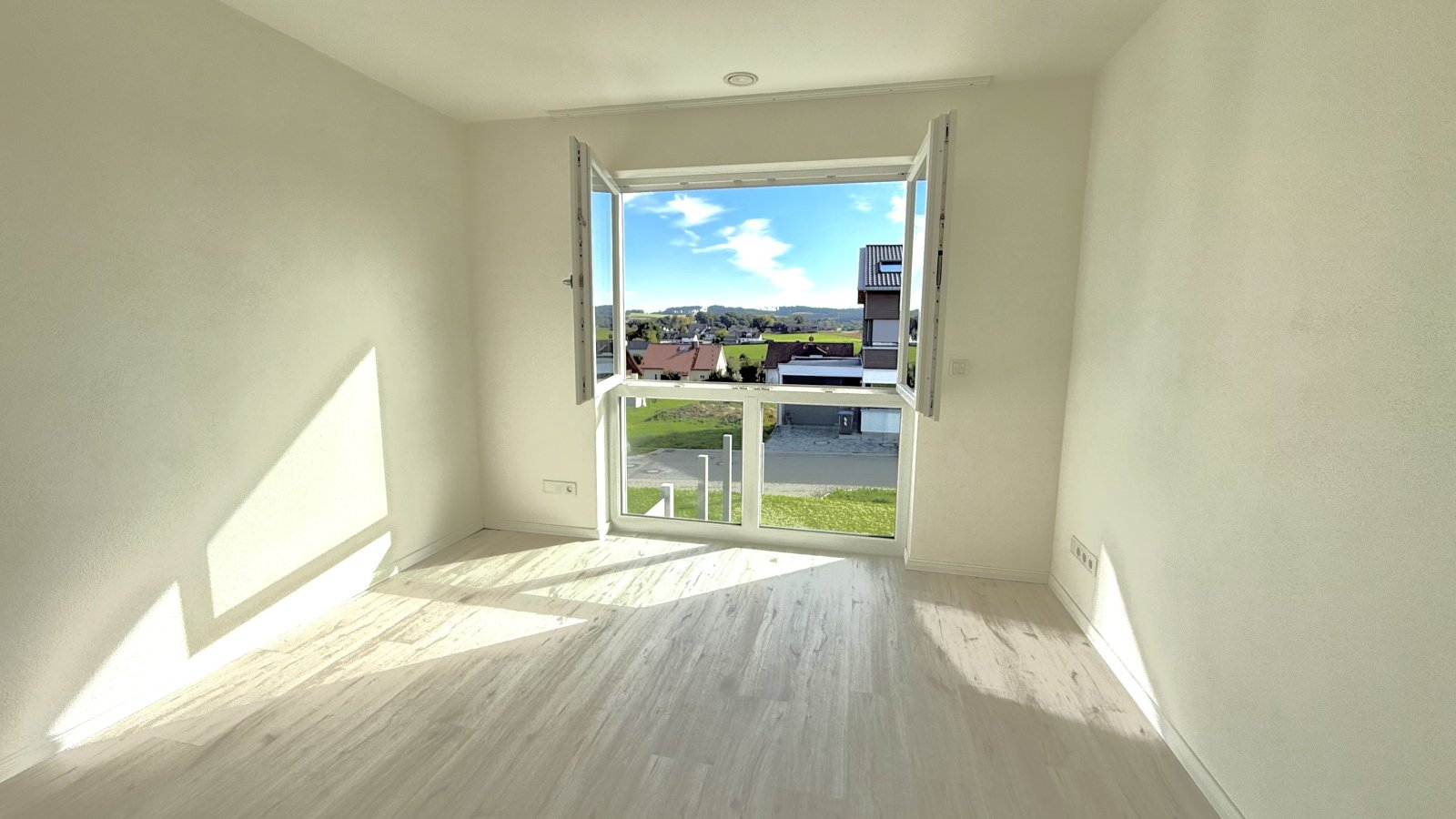 Teilmöbliertes Haus Neubau 2024, 5 Zimmer, EBK nahe Augsburg, Neusäß, Gersthofen