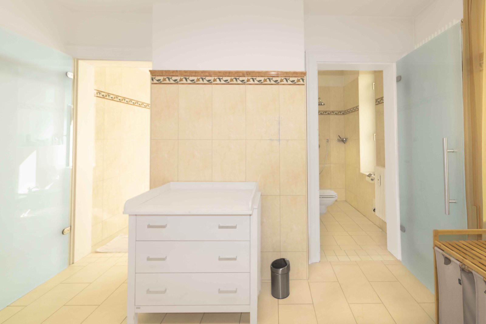 Wohnen auf höchstem Niveau: Exklusive Altbauwohnung in bester Innenstadtlage