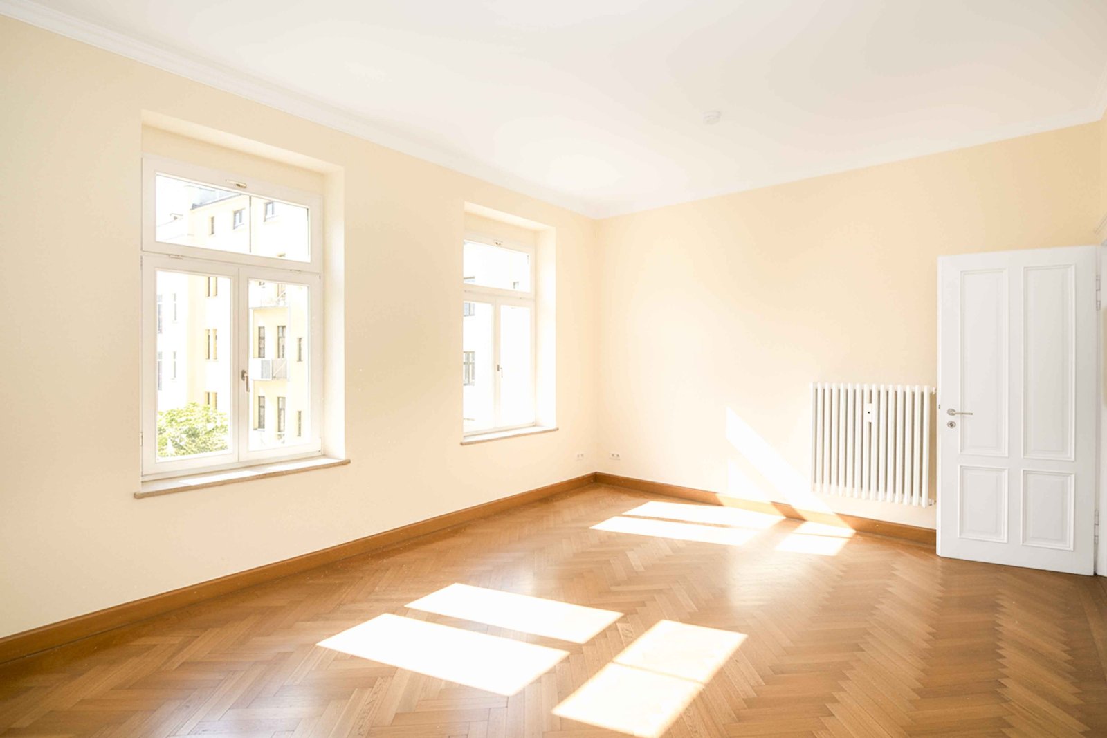 Wohnen auf höchstem Niveau: Exklusive Altbauwohnung in bester Innenstadtlage