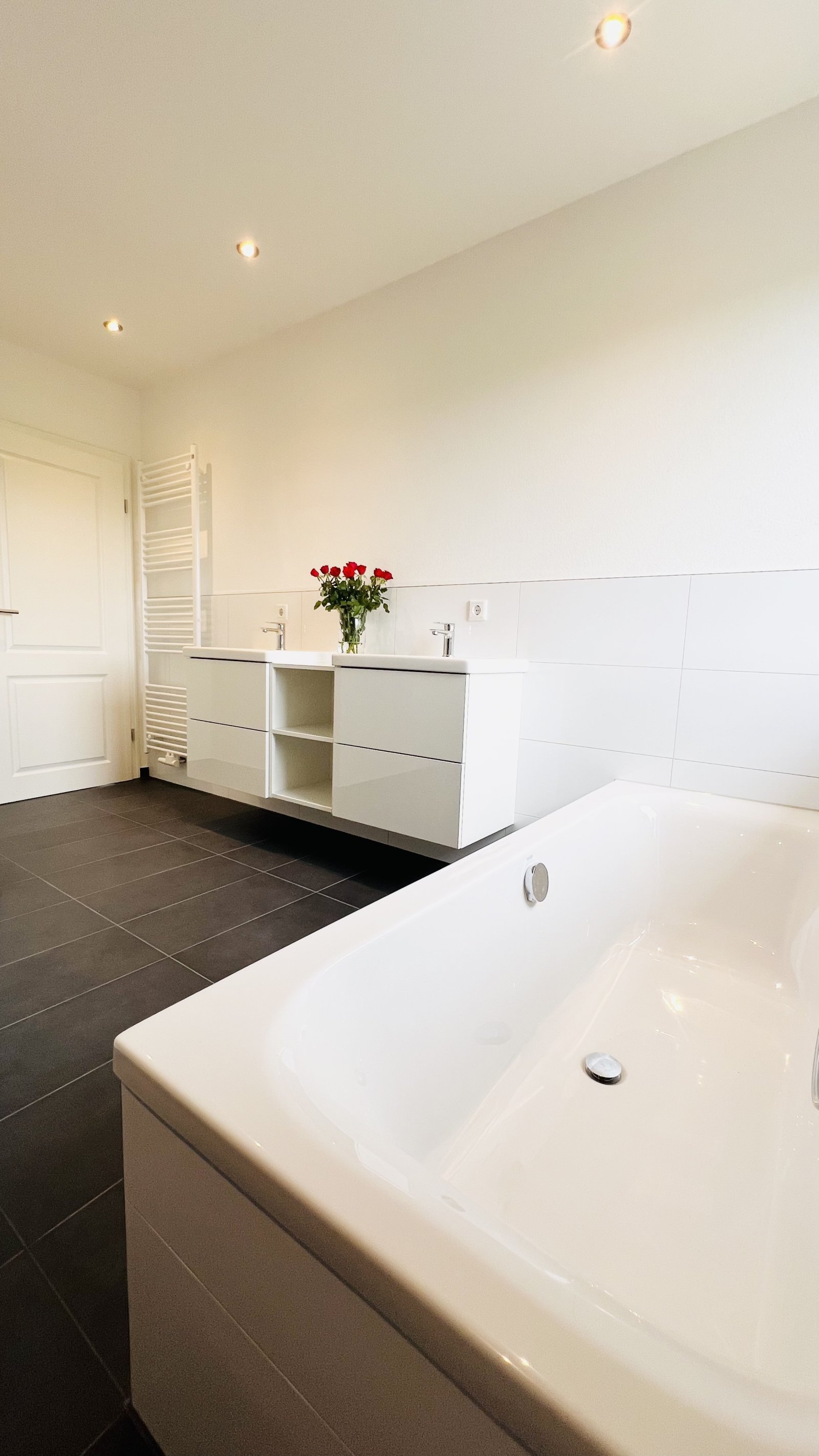 Doppelhaushälfte Bj. 2024, 5 Zimmer, EBK nahe Augsburg/Neusäß/Gersthofen/A8