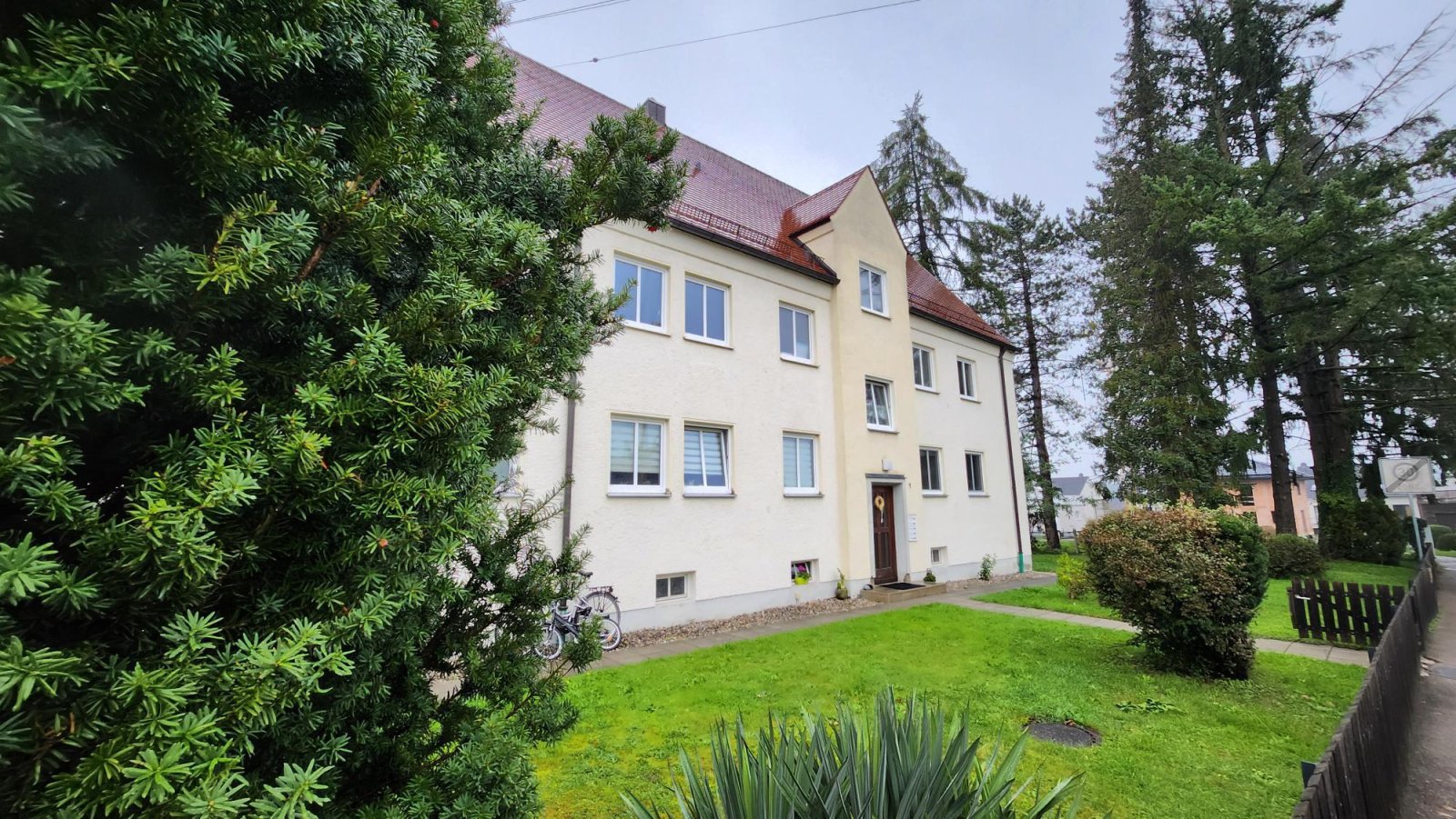 Gessertshausen: Gemütliche Dachgeschosswohnung   Gessertshausen: Gemütliche Dachgeschosswohnung