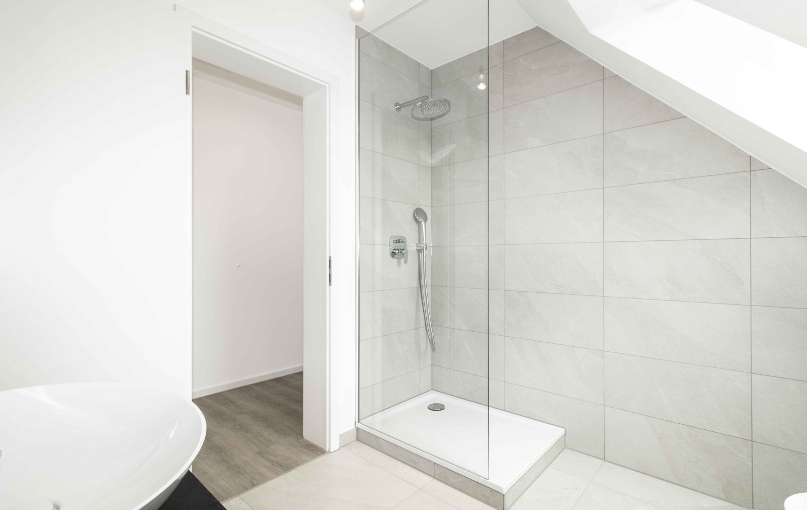 Moderne 5 ZKB Gartenwohnung mit 2 Terrassen - Neubaustandard KFW 55 - luxuriöse Ausstattung