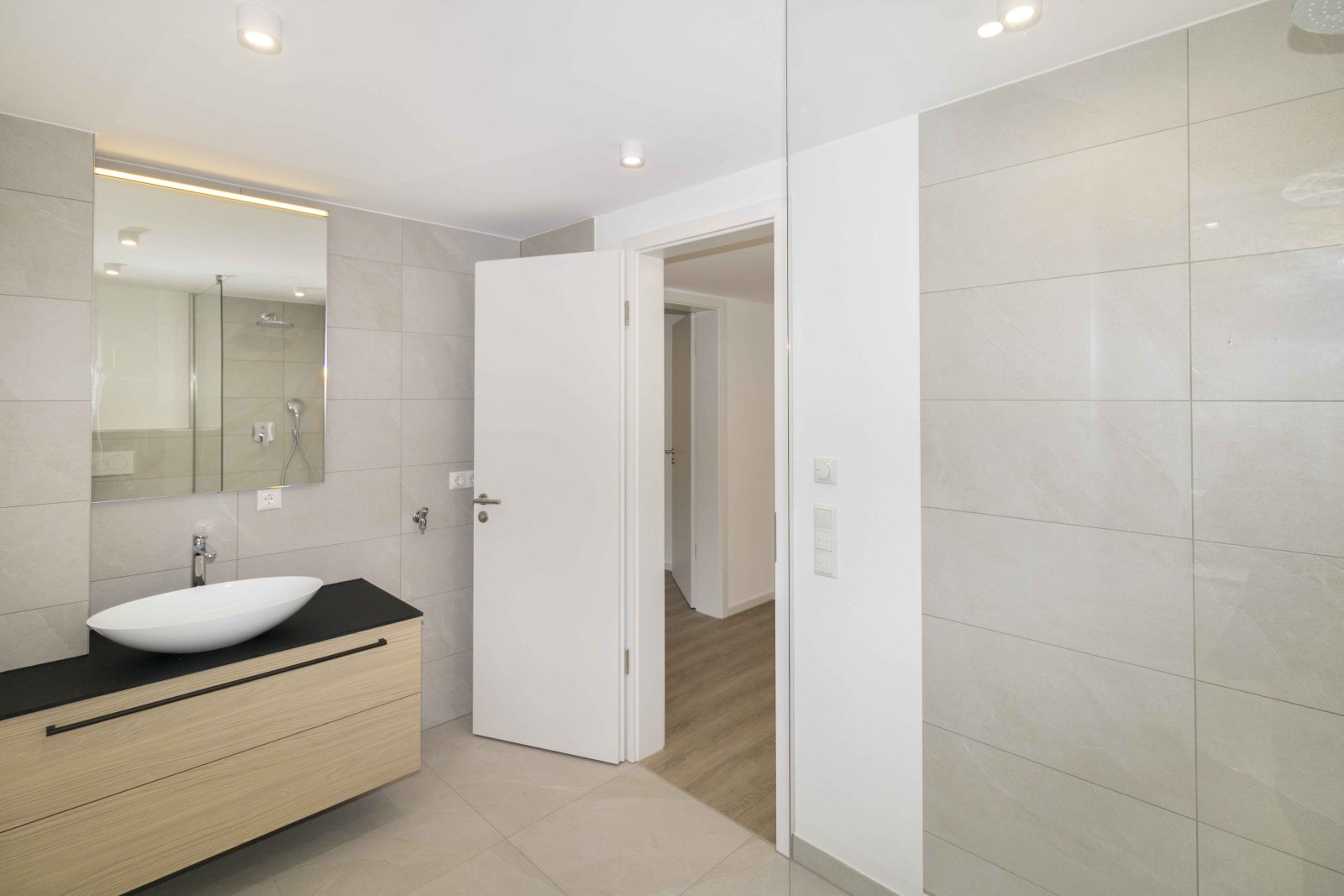 Moderne 5 ZKB Gartenwohnung mit 2 Terrassen - Neubaustandard KFW 55 - luxuriöse Ausstattung