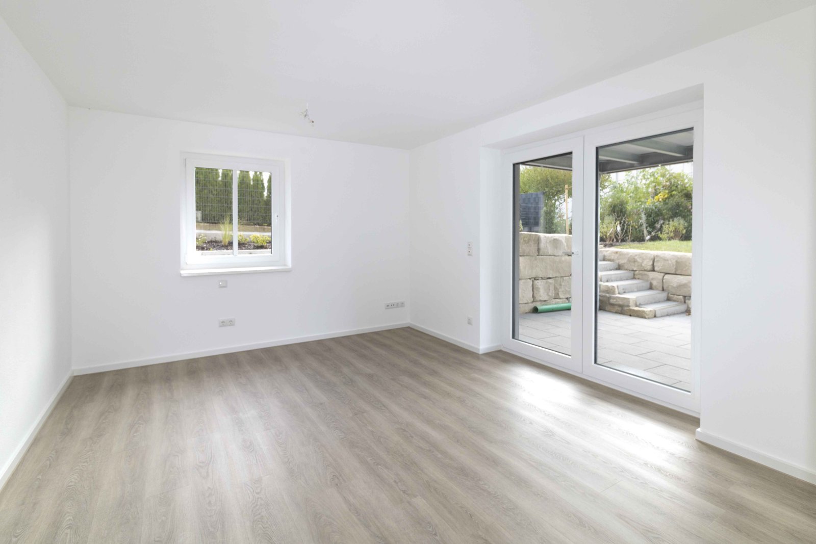 Moderne 5 ZKB Gartenwohnung mit 2 Terrassen - Neubaustandard KFW 55 - luxuriöse Ausstattung