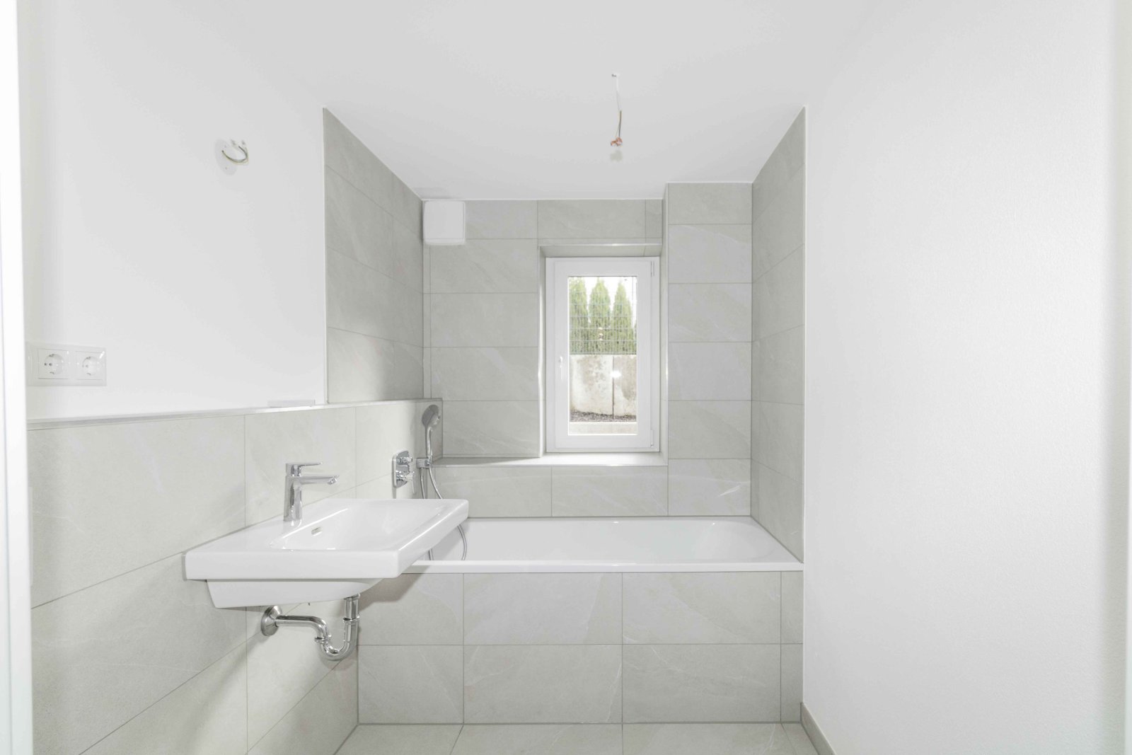 Moderne Mietwohnungen mit großen Balkonen/Garten/Terrassen - Neubaustandard KFW 55 - luxuriöse Ausstattung