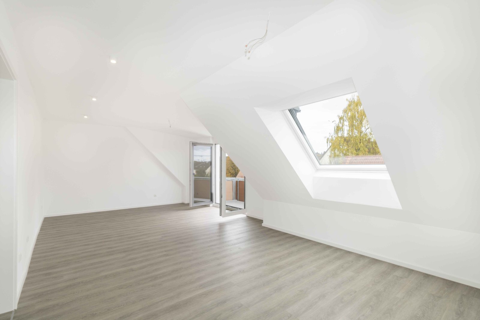 Moderne Mietwohnungen mit großen Balkonen/Garten/Terrassen - Neubaustandard KFW 55 - luxuriöse Ausstattung 