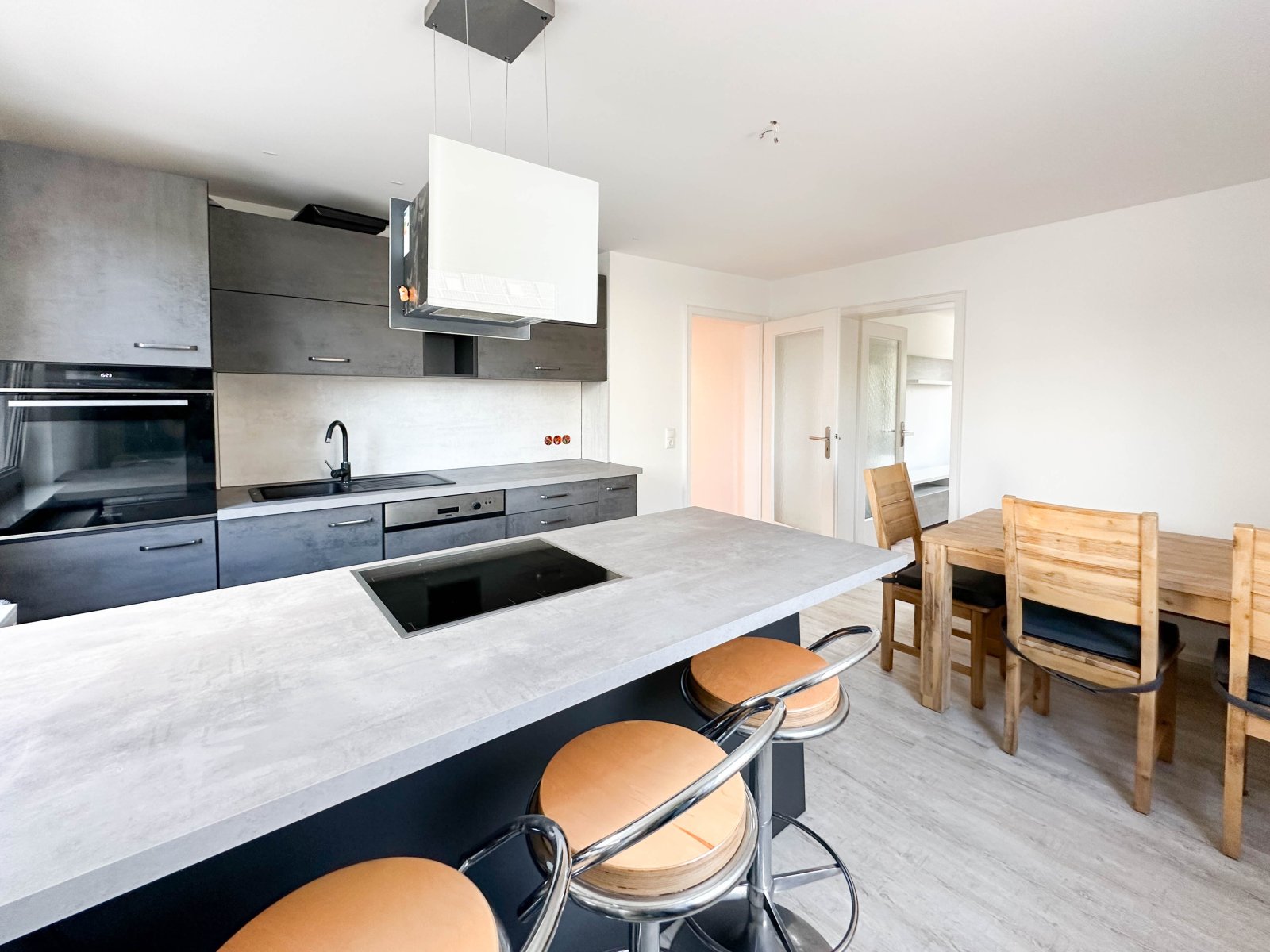 Moderne Mietwohnungen mit großen Balkonen/Garten/Terrassen - Neubaustandard KFW 55 - luxuriöse Ausstattung