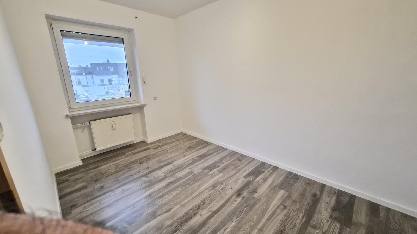 Schöne WG Wohnung 3 Zimmer, Wohnküche, Terrasse