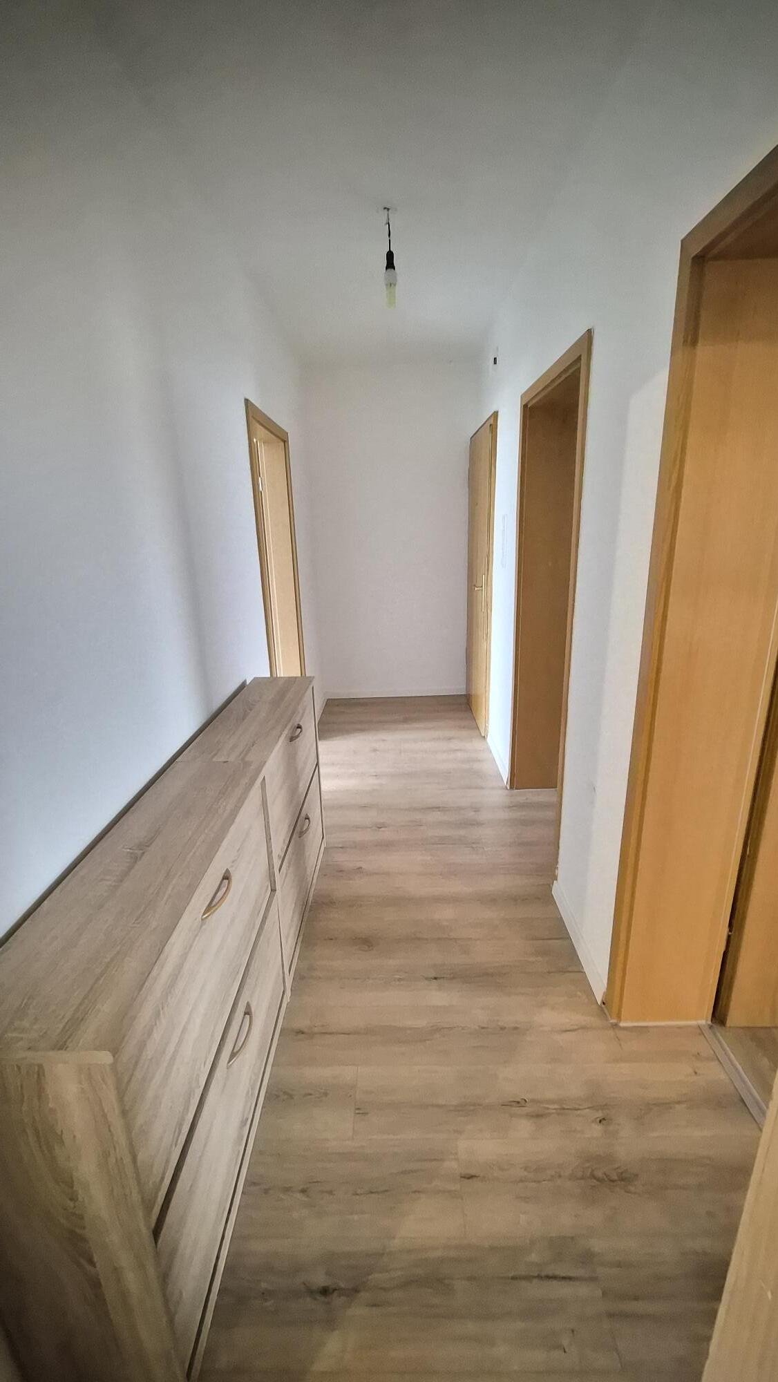 Schöne WG Wohnung 3 Zimmer, Wohnküche, Terrasse