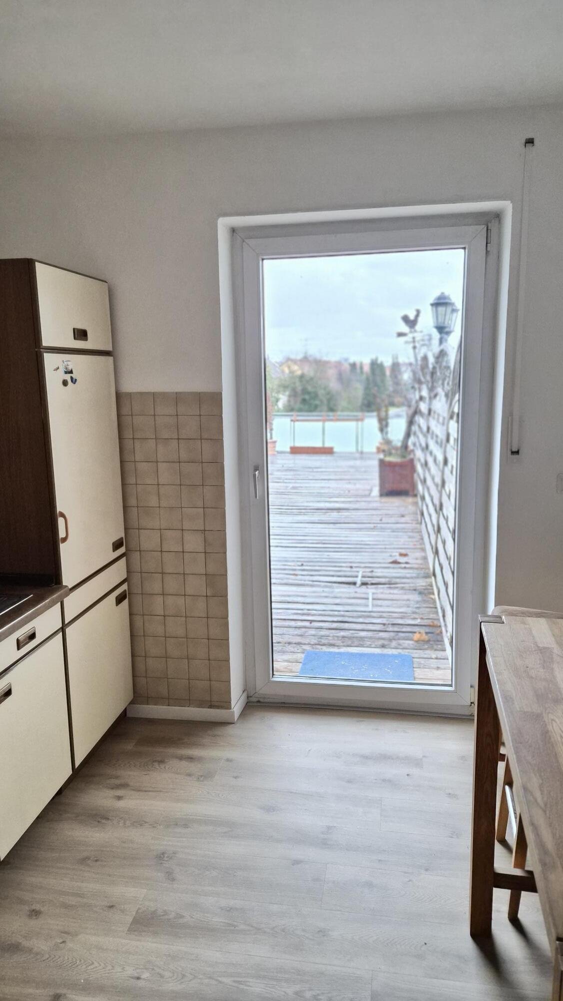 Schöne WG Wohnung 3 Zimmer, Wohnküche, Terrasse