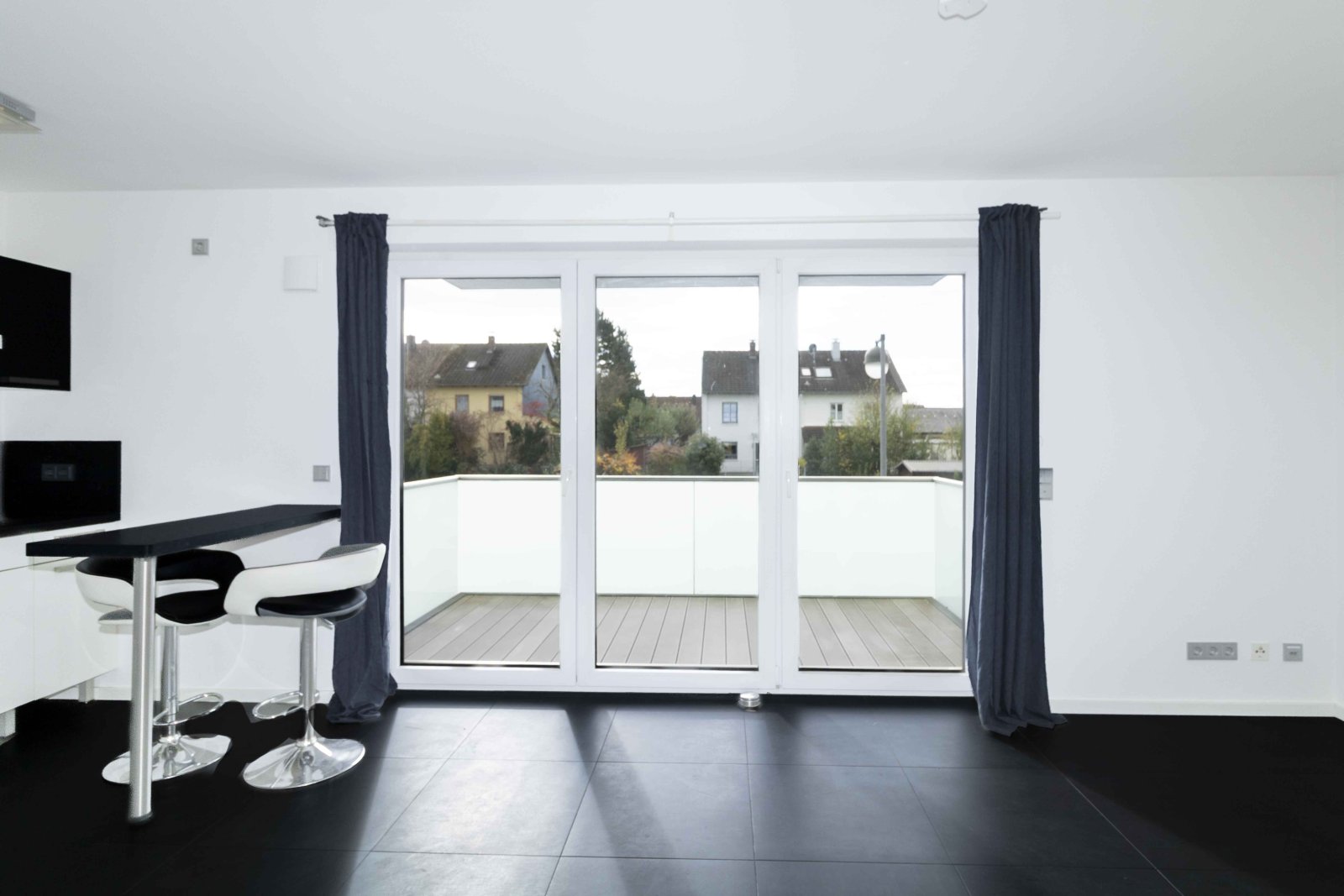 Moderne, helle 2 ZKB mit großem Balkon - ruhig gelegen!