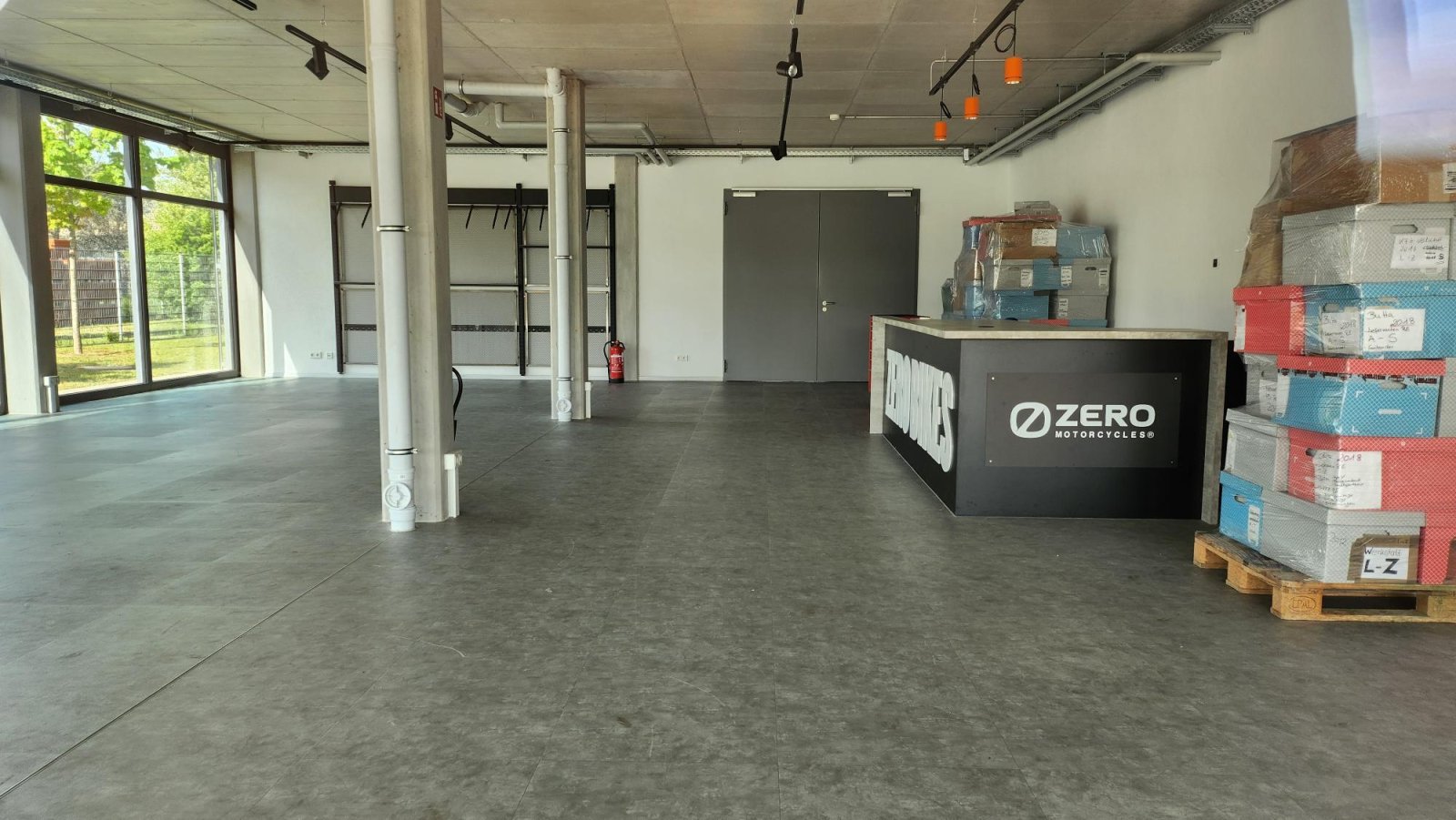 WESTPOINT Business Center: Ausstellungs, Lager oder Werkstattflächen im Sheridan-Gewerbepark!