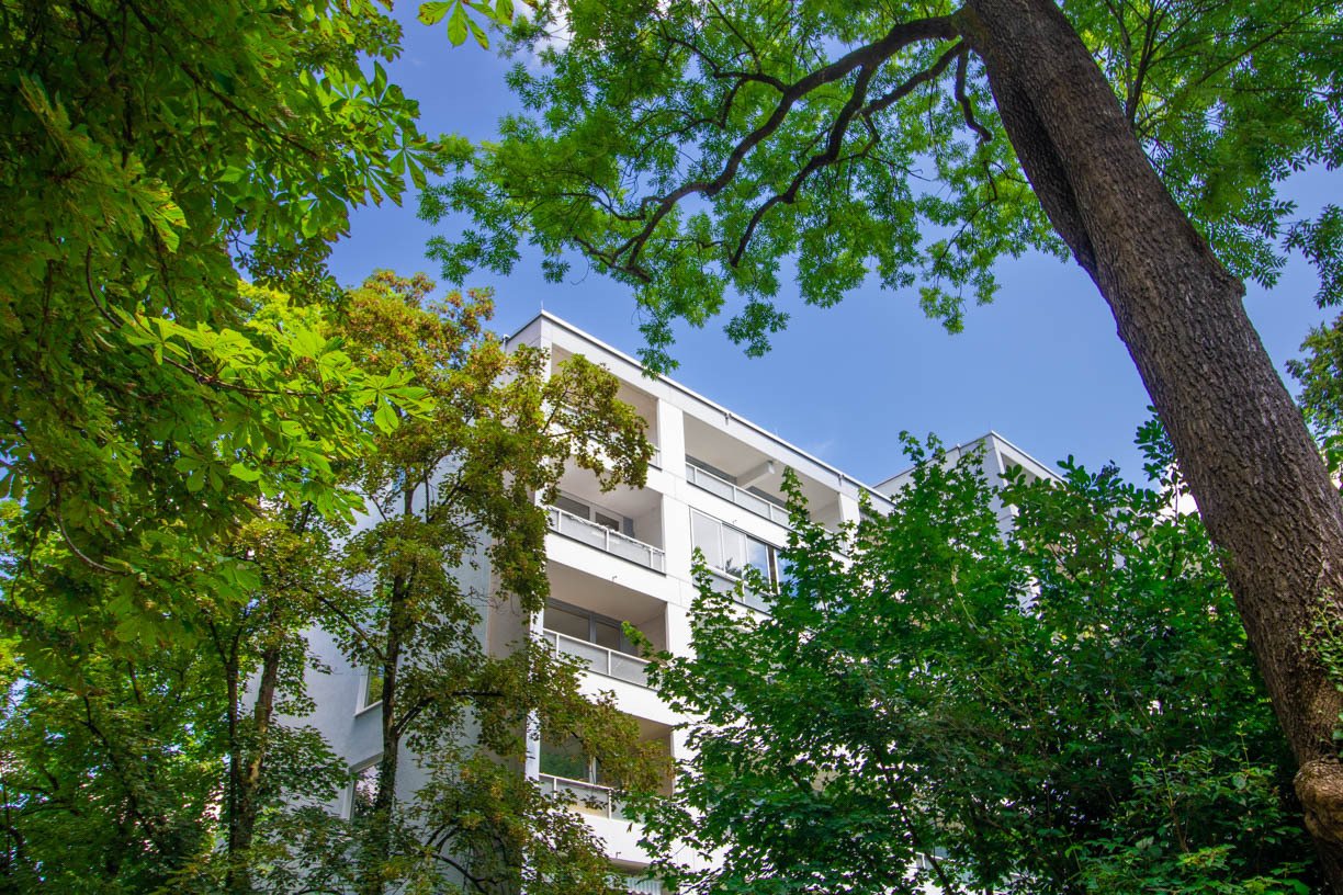 Für 2 Jahre zur Vermietung befristet! Möbel auf Anfrage - Attraktive Citywohnung mit Balkon, neue Fernwärme Hz, Vollwärmeschutz, in bester Wohnlage!