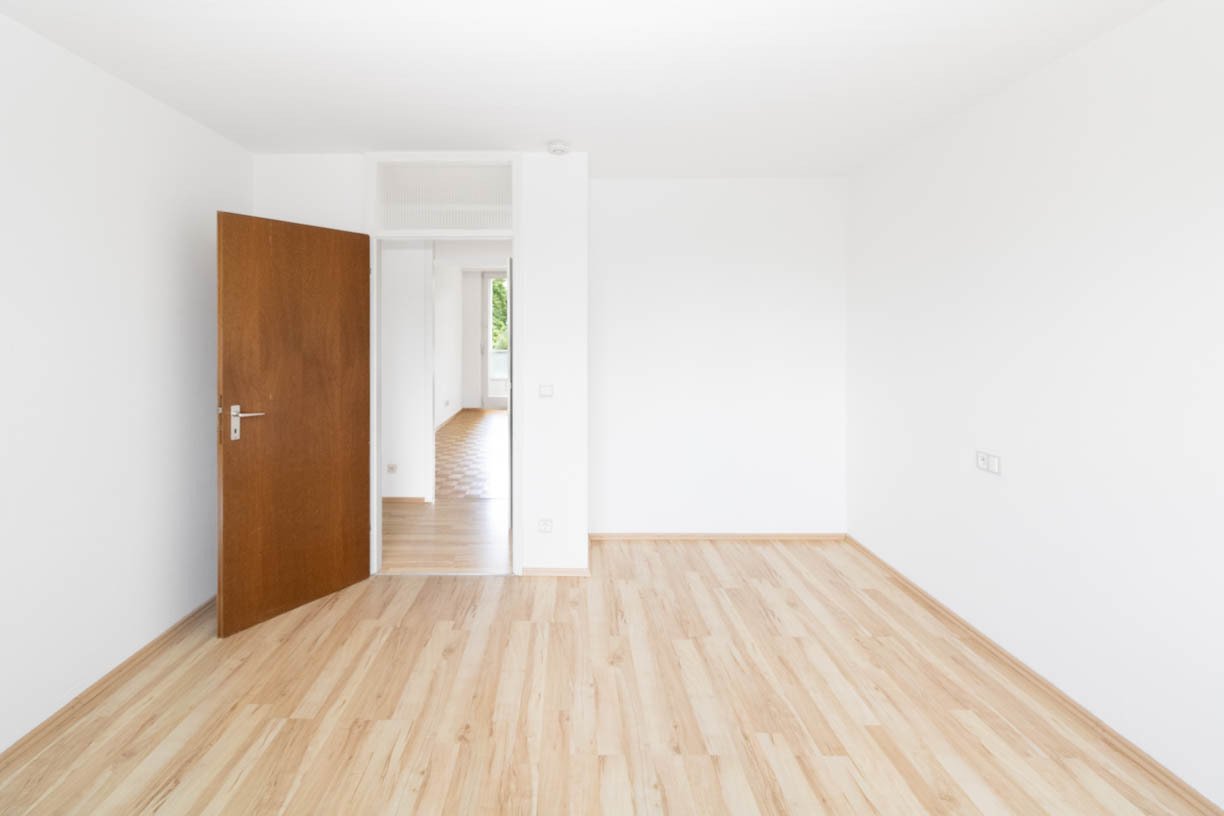Für 2 Jahre zur Vermietung befristet! Möbel auf Anfrage - Attraktive Citywohnung mit Balkon, neue Fernwärme Hz, Vollwärmeschutz, in bester Wohnlage!