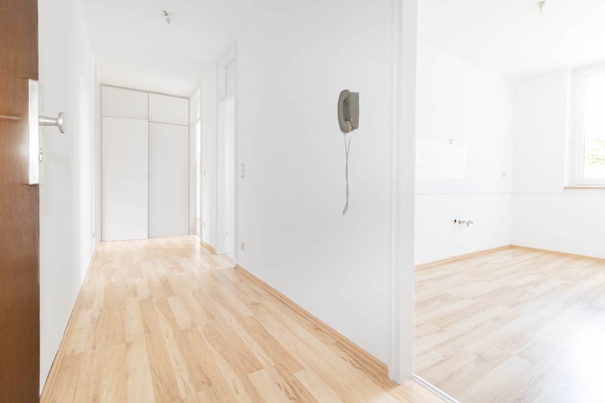 Für 2 Jahre zur Vermietung befristet! Möbel auf Anfrage - Attraktive Citywohnung mit Balkon, neue Fernwärme Hz, Vollwärmeschutz, in bester Wohnlage!