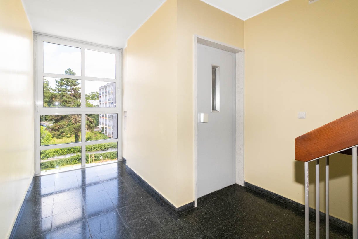 Für 2 Jahre zur Vermietung befristet! Möbel auf Anfrage - Attraktive Citywohnung mit Balkon, neue Fernwärme Hz, Vollwärmeschutz, in bester Wohnlage!