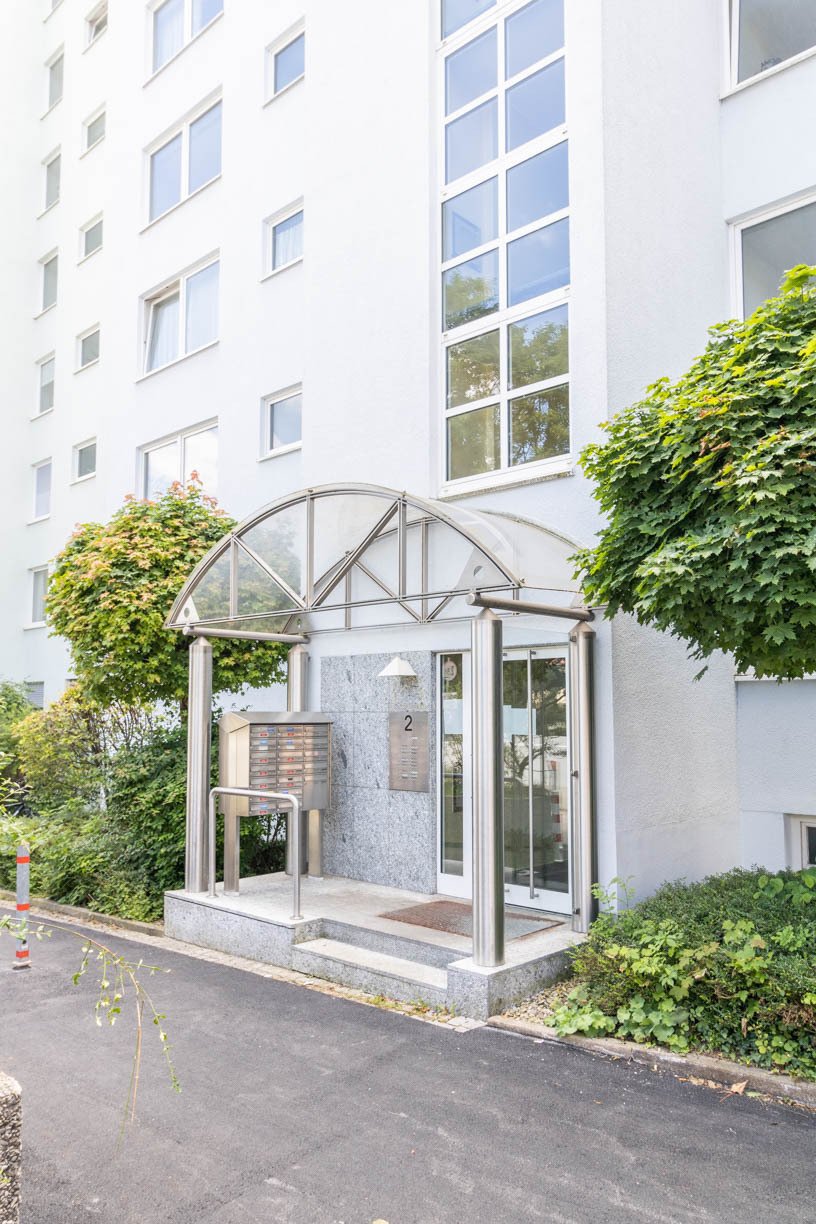 Für 2 Jahre zur Vermietung befristet! Möbel auf Anfrage - Attraktive Citywohnung mit Balkon, neue Fernwärme Hz, Vollwärmeschutz, in bester Wohnlage!