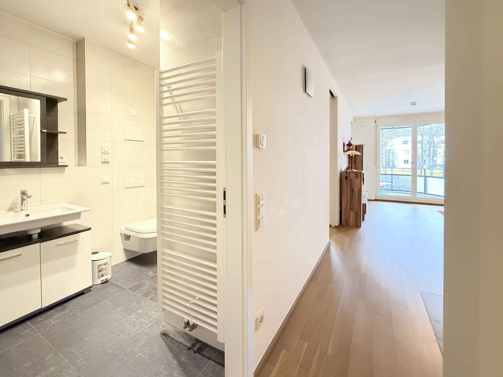 Befristet auf 2 Jahre! - Attraktive 2-ZKB-Neubauwohnung mit großem Balkon, EBK 