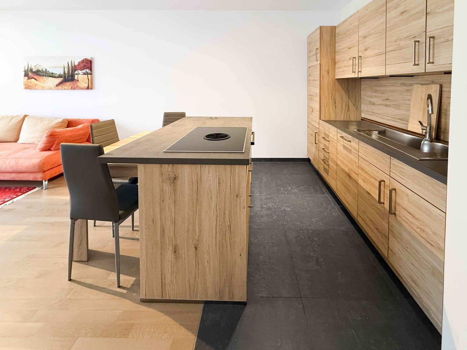 Befristet auf 2 Jahre! - Attraktive 2-ZKB-Neubauwohnung mit großem Balkon, EBK 