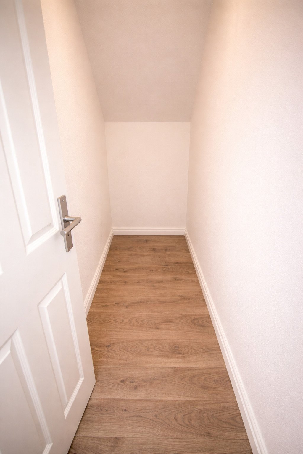 Juwel in der Innenstadt von Augsburg! Kernsanierte 2 ZKB mit Dachterrasse in absoluter Zentrumslage im Georgenviertel! Bald mieterfrei!