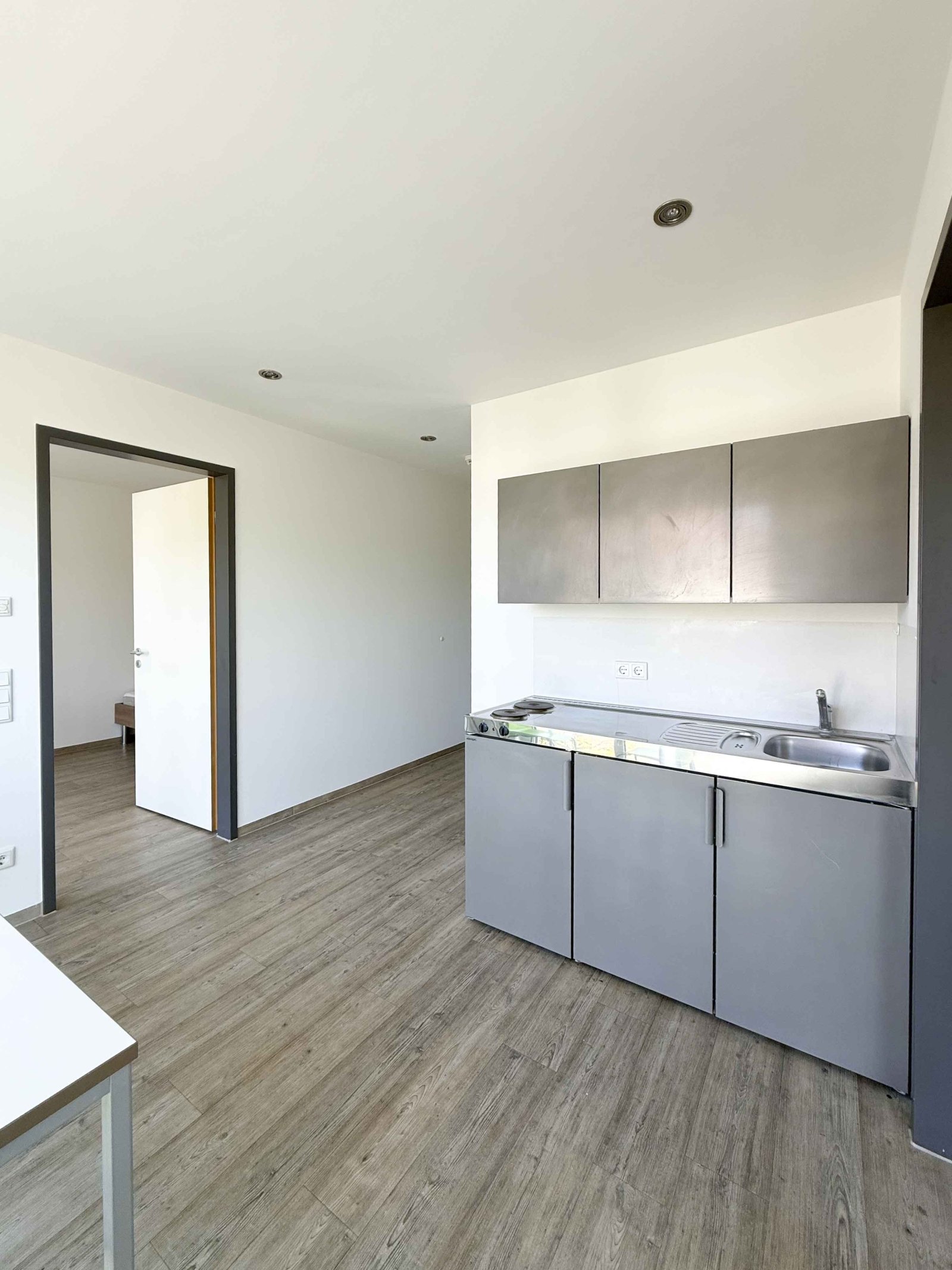 Moderne 2-ZKB Studentenwohnung in zentraler Lage – Auch als WG geeignet!