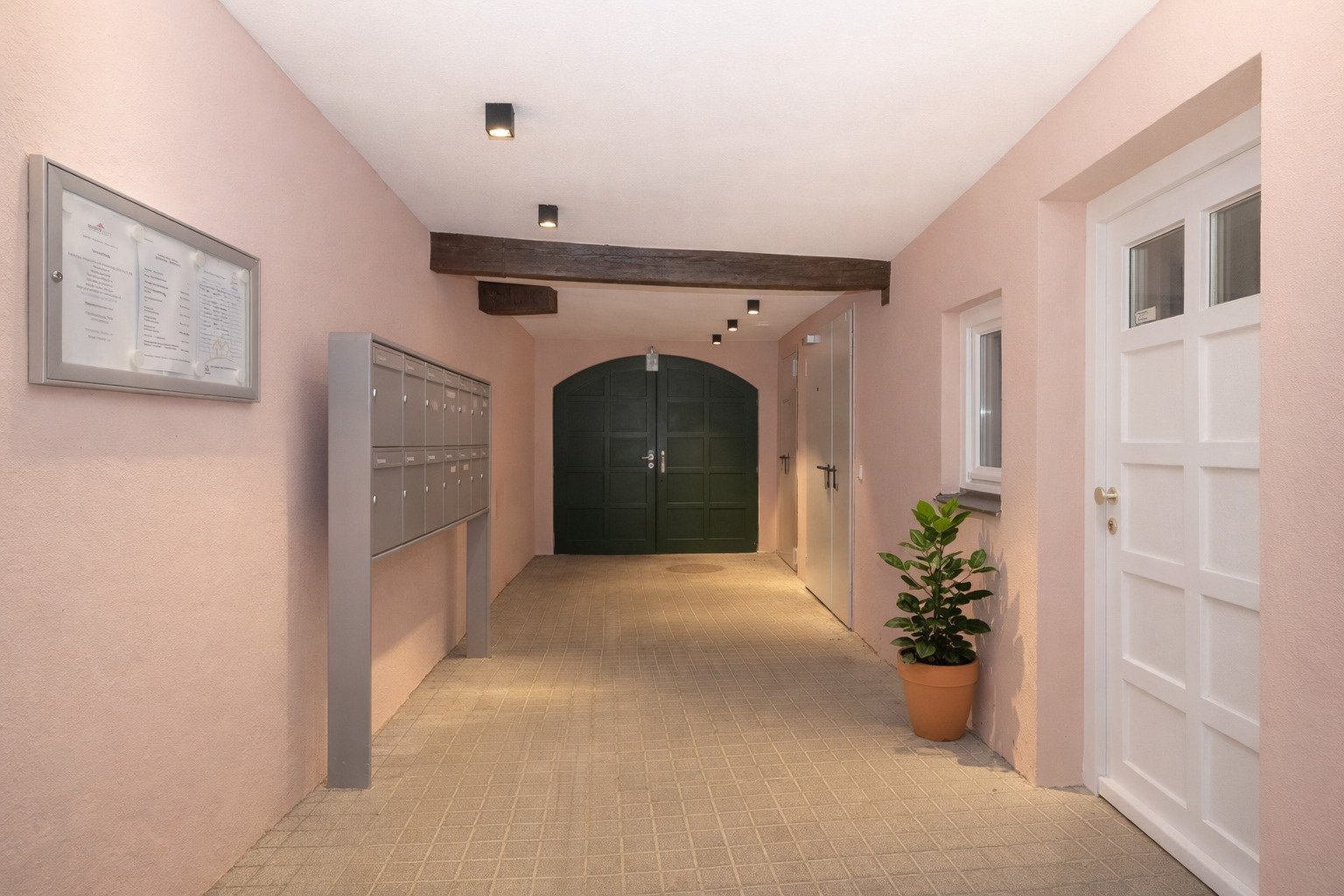 Denkmalgeschütztes Altbaujuwel mit 12 Wohneinheiten - sanierter Zustand & zentrale Innenstadtlage