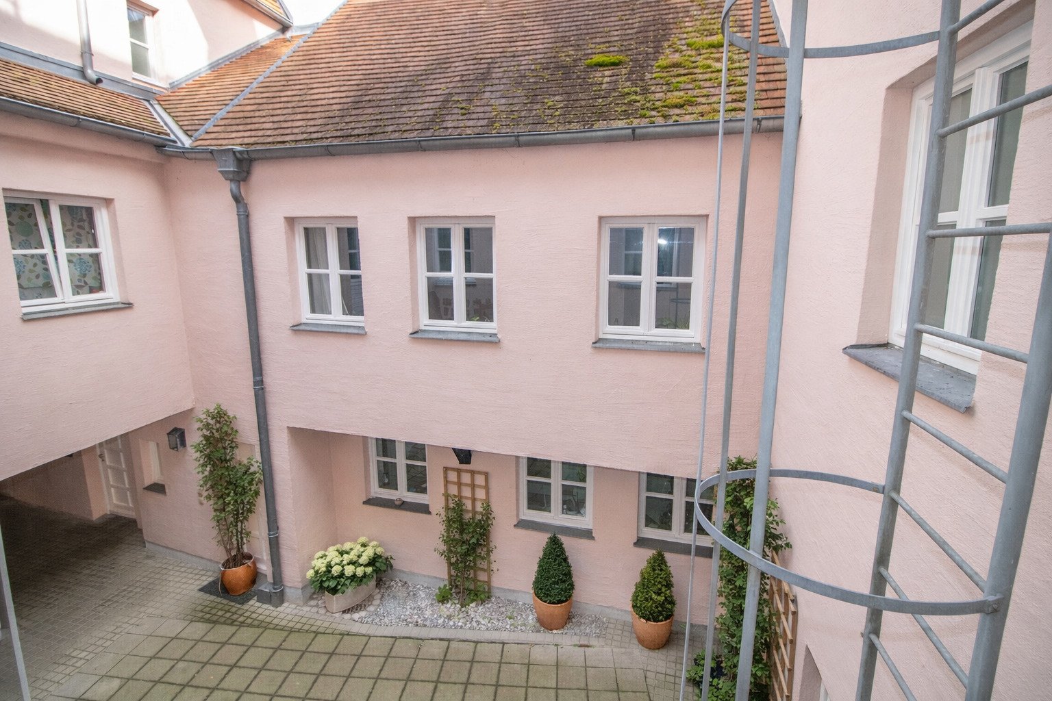 Denkmalgeschütztes Altbaujuwel mit 12 Wohneinheiten - sanierter Zustand & zentrale Innenstadtlage