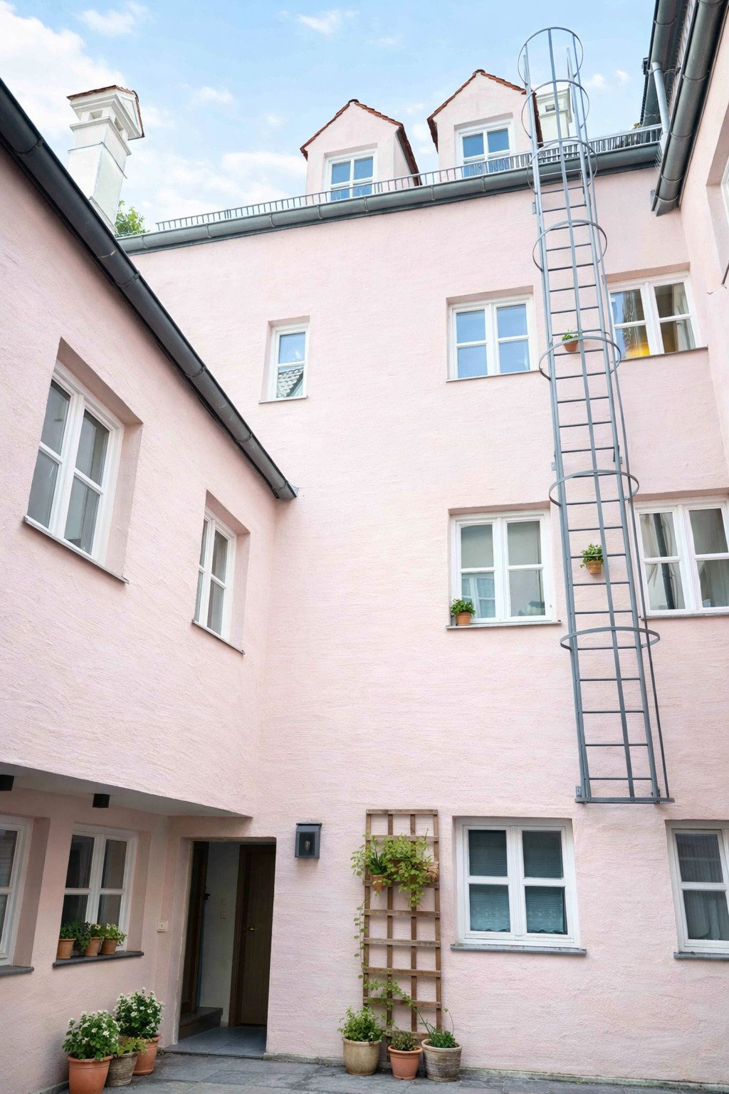 Denkmalgeschütztes Altbaujuwel mit 12 Wohneinheiten - sanierter Zustand & zentrale Innenstadtlage