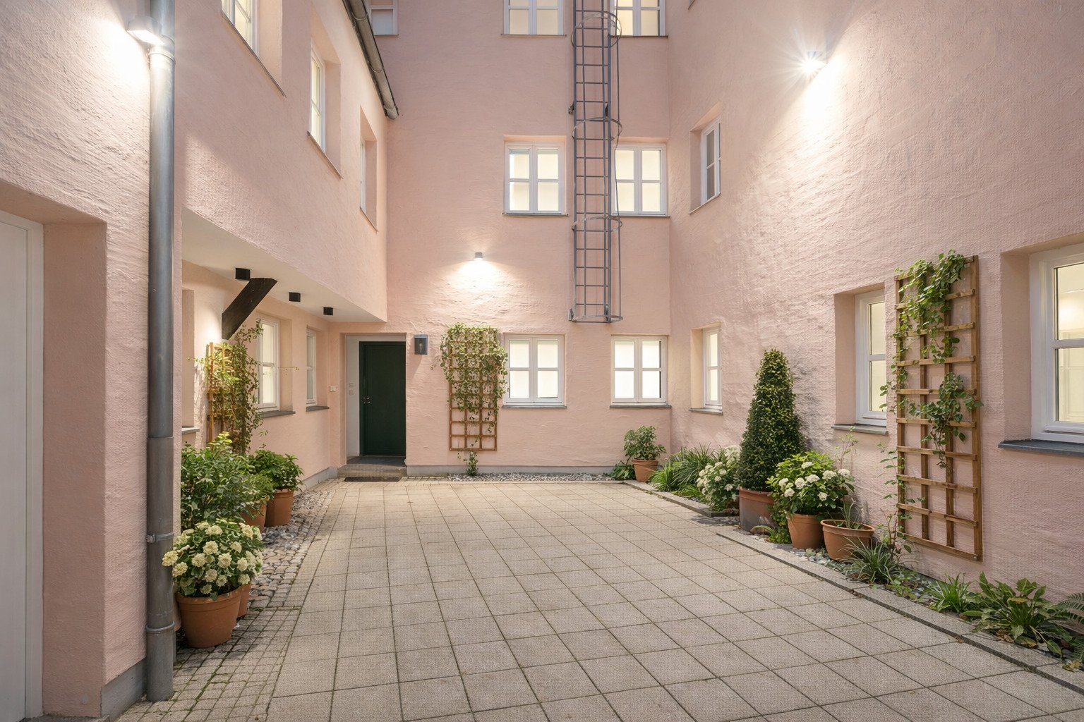 Denkmalgeschütztes Altbaujuwel mit 12 Wohneinheiten - sanierter Zustand & zentrale Innenstadtlage