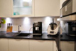 Markeneinbauofen und Apothekerschrank Markeneinbauofen und Apothekerschrank