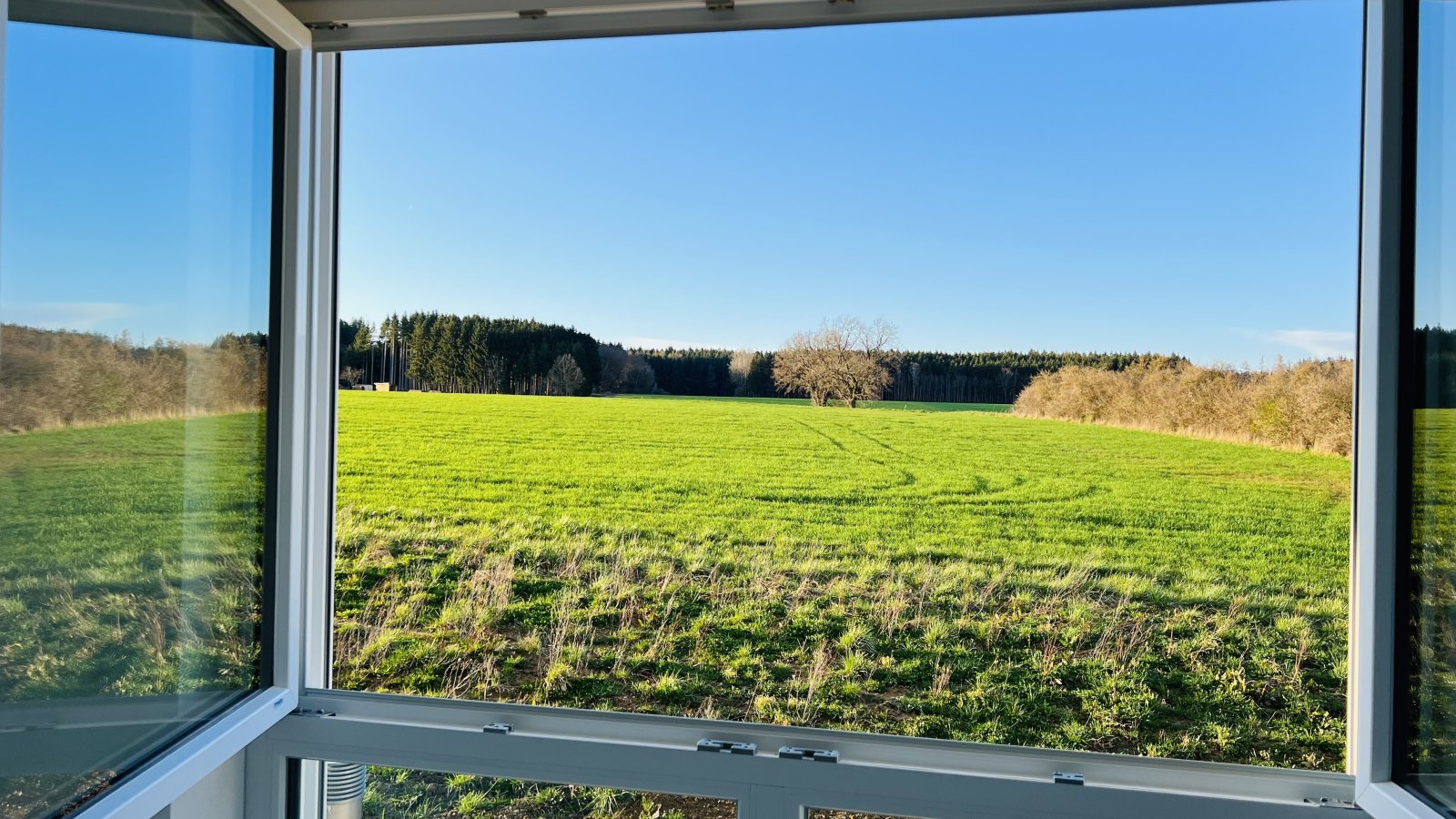 Aussicht Elternschlaftzimmer mit Ankleide Aussicht Elternschlaftzimmer mit Ankleide