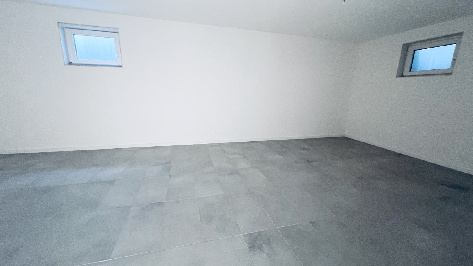 Kellerraum mit Fußbodenheizung Kellerraum mit Fußbodenheizung