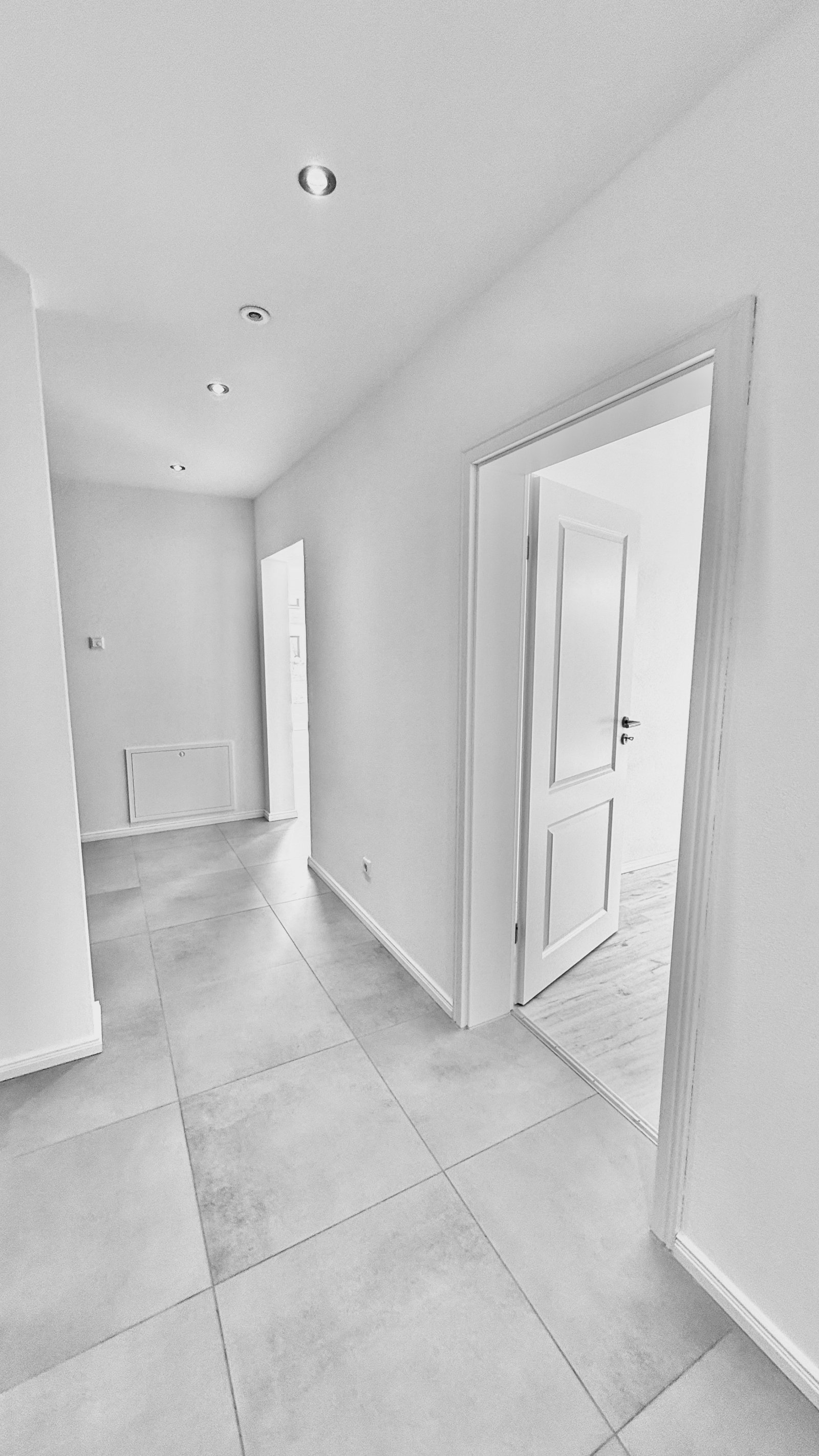 Eingangsbereich im Erdgeschoss Platz für eine Garderobe Eingangsbereich im Erdgeschoss Platz für eine Garderobe