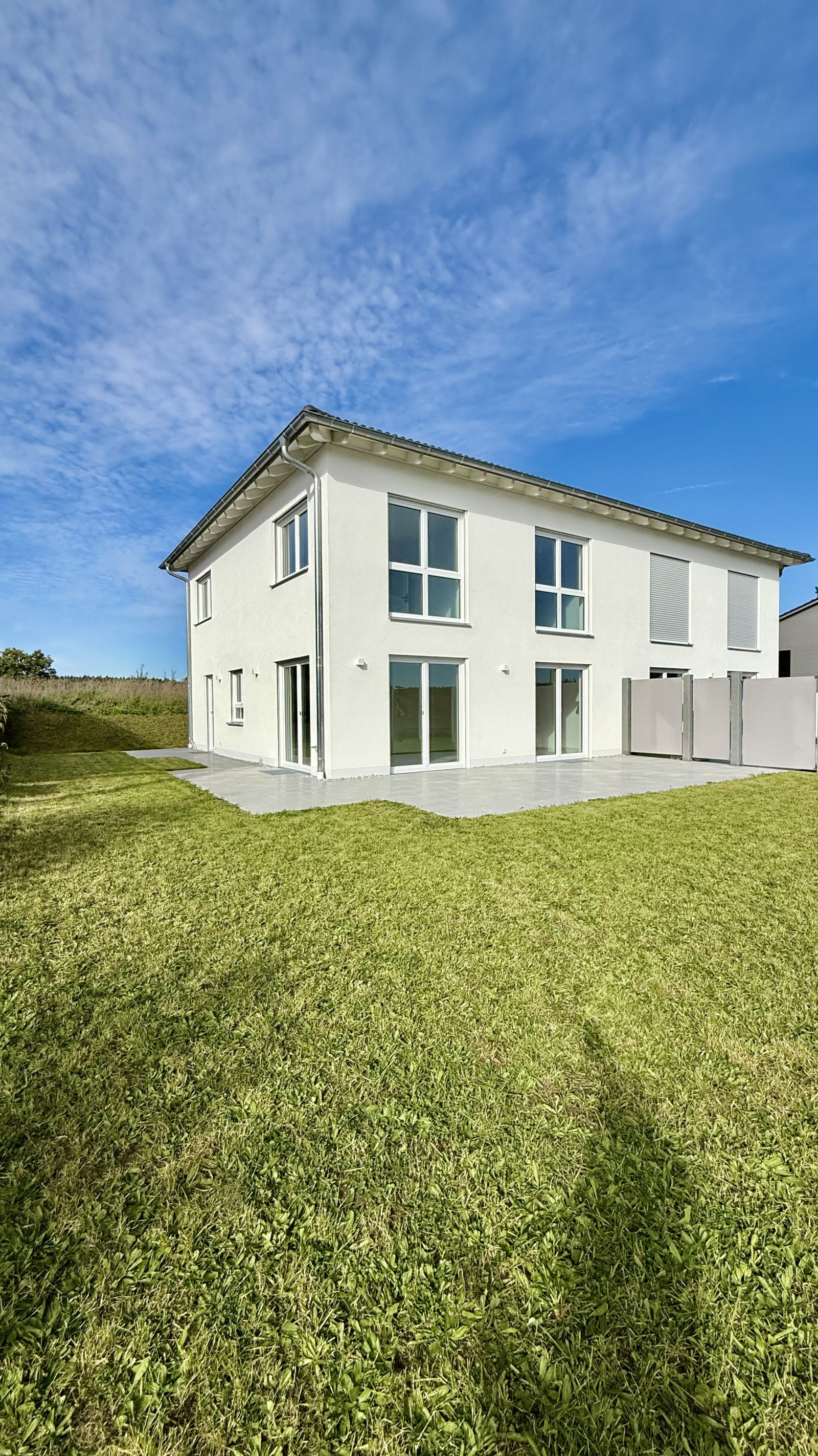 Haus mit Energieeffizienz A +, Fußbodenheizung und eigenem Garten Haus mit Energieeffizienz A +, Fußbodenheizung und eigenem Garten