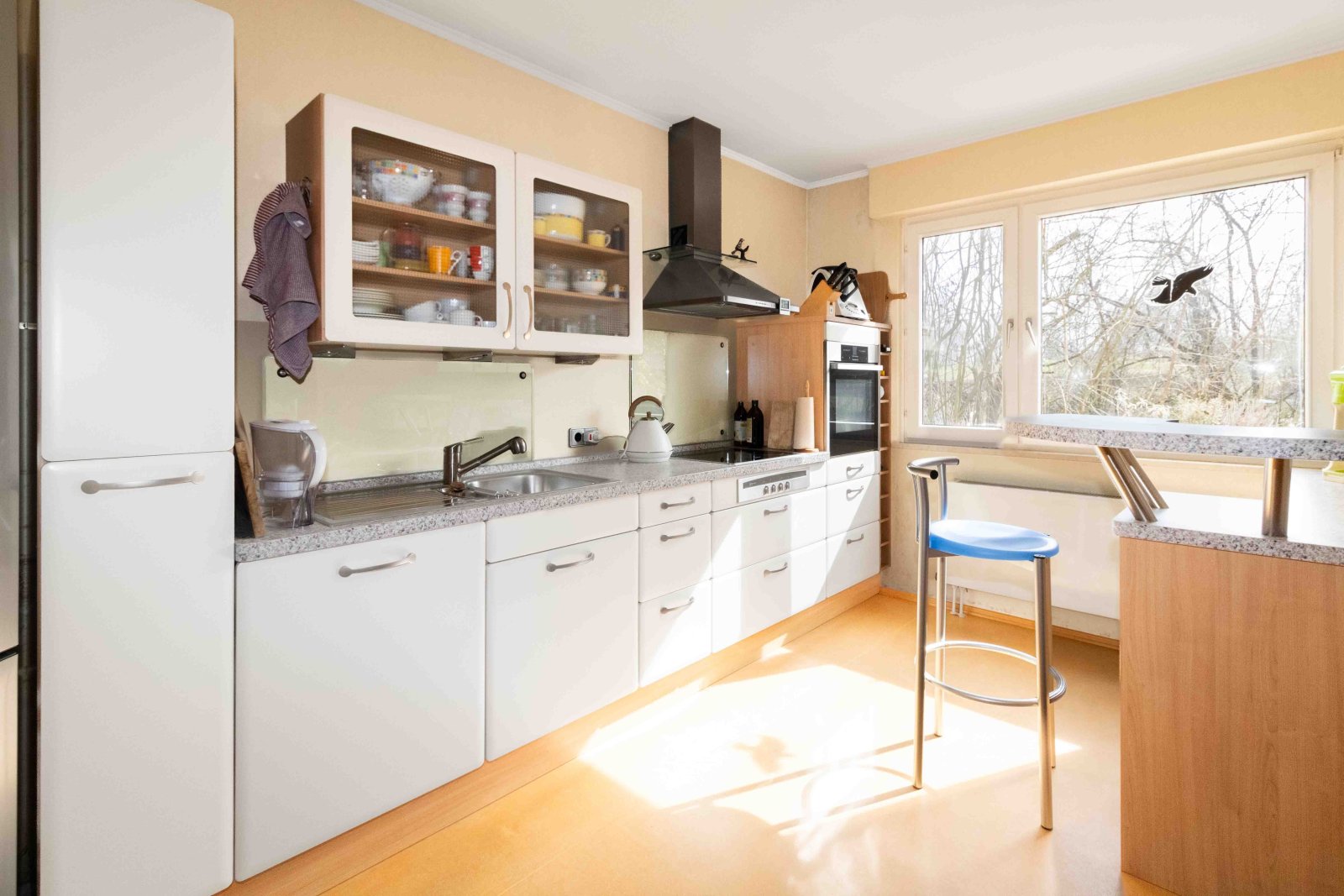 Küche mit EBK und Kaffeebar Küche mit EBK und Kaffeebar